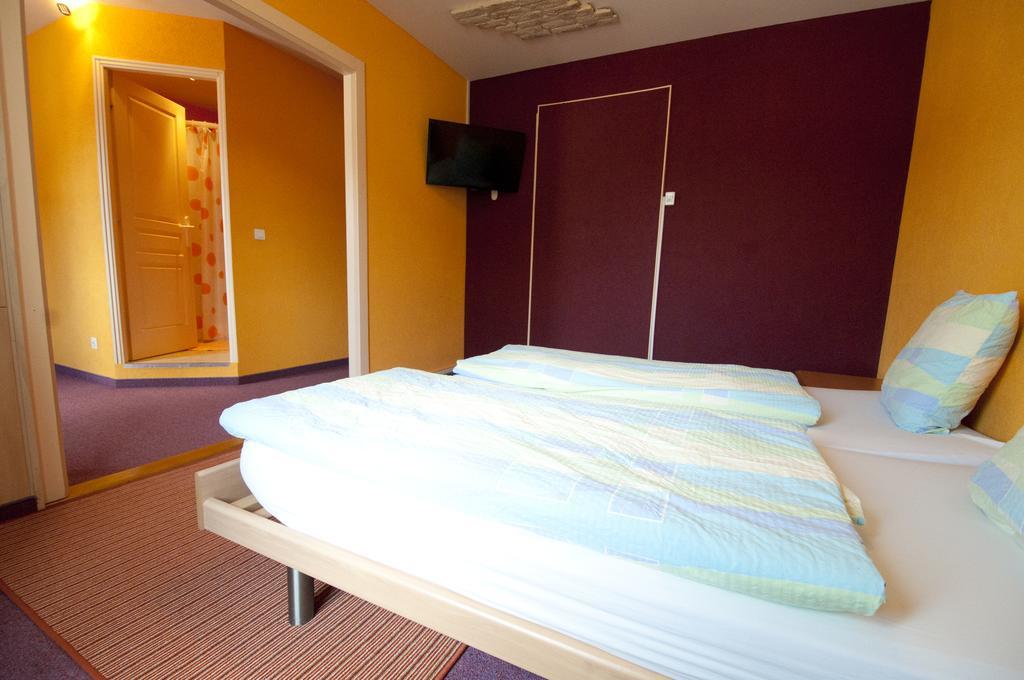 Hotel Bellavista "Bellevue" Saignelégier المظهر الخارجي الصورة