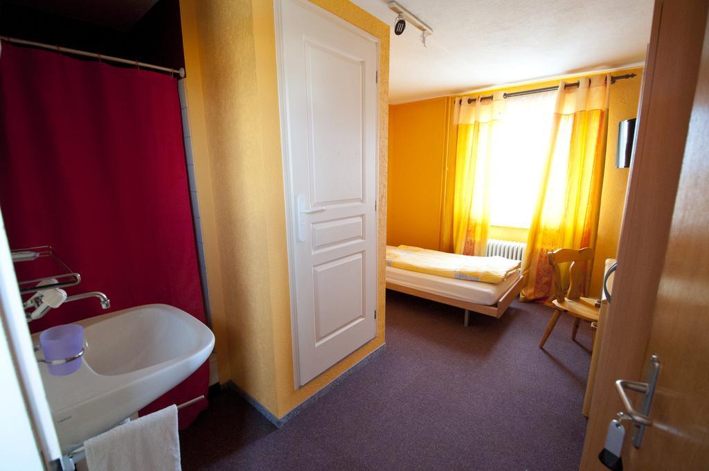 Hotel Bellavista "Bellevue" Saignelégier المظهر الخارجي الصورة